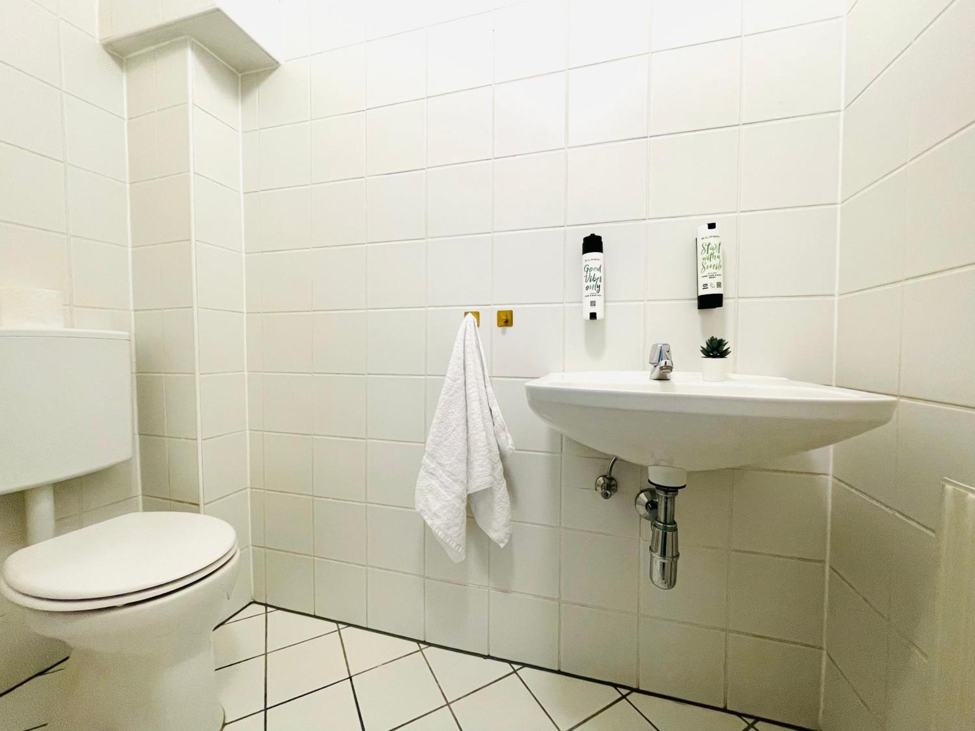 Apstay Center Deluxe ǀ Free Parking ǀ Self Check-in Aparthotel Graz